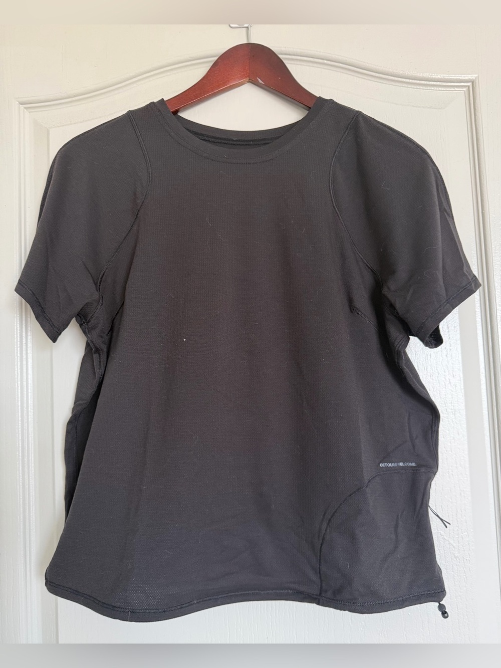 Lightweight Cinched Hem
Hiking T-Shirt